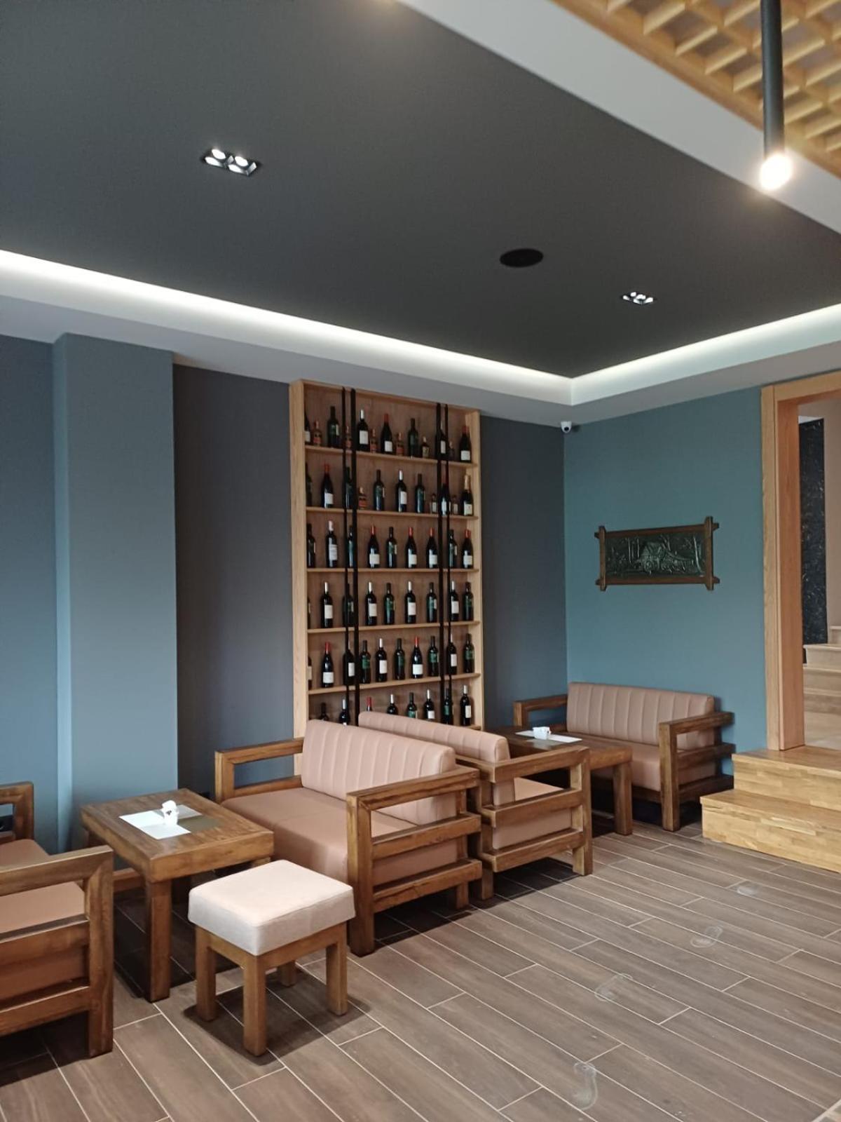 Oxygen Boutique Hotel Tirana Buitenkant foto