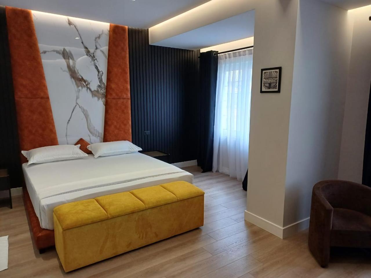 Oxygen Boutique Hotel Tirana Buitenkant foto