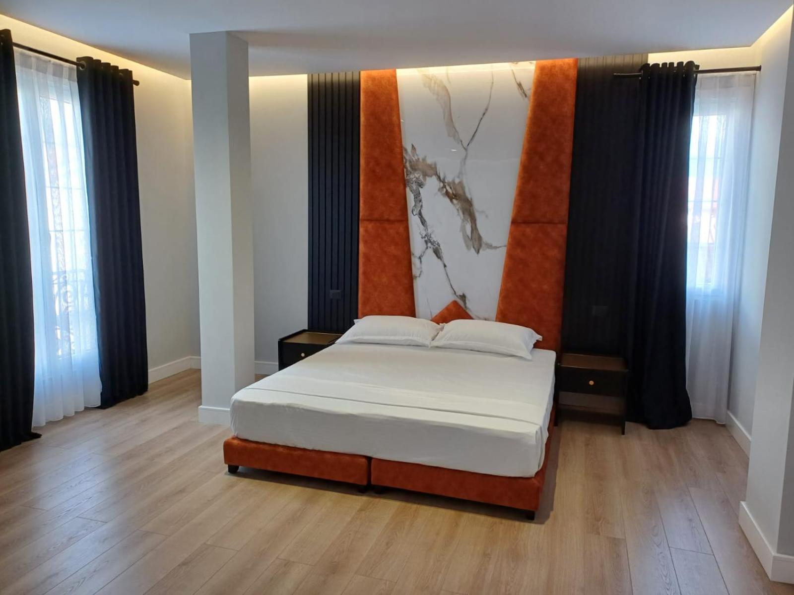 Oxygen Boutique Hotel Tirana Buitenkant foto