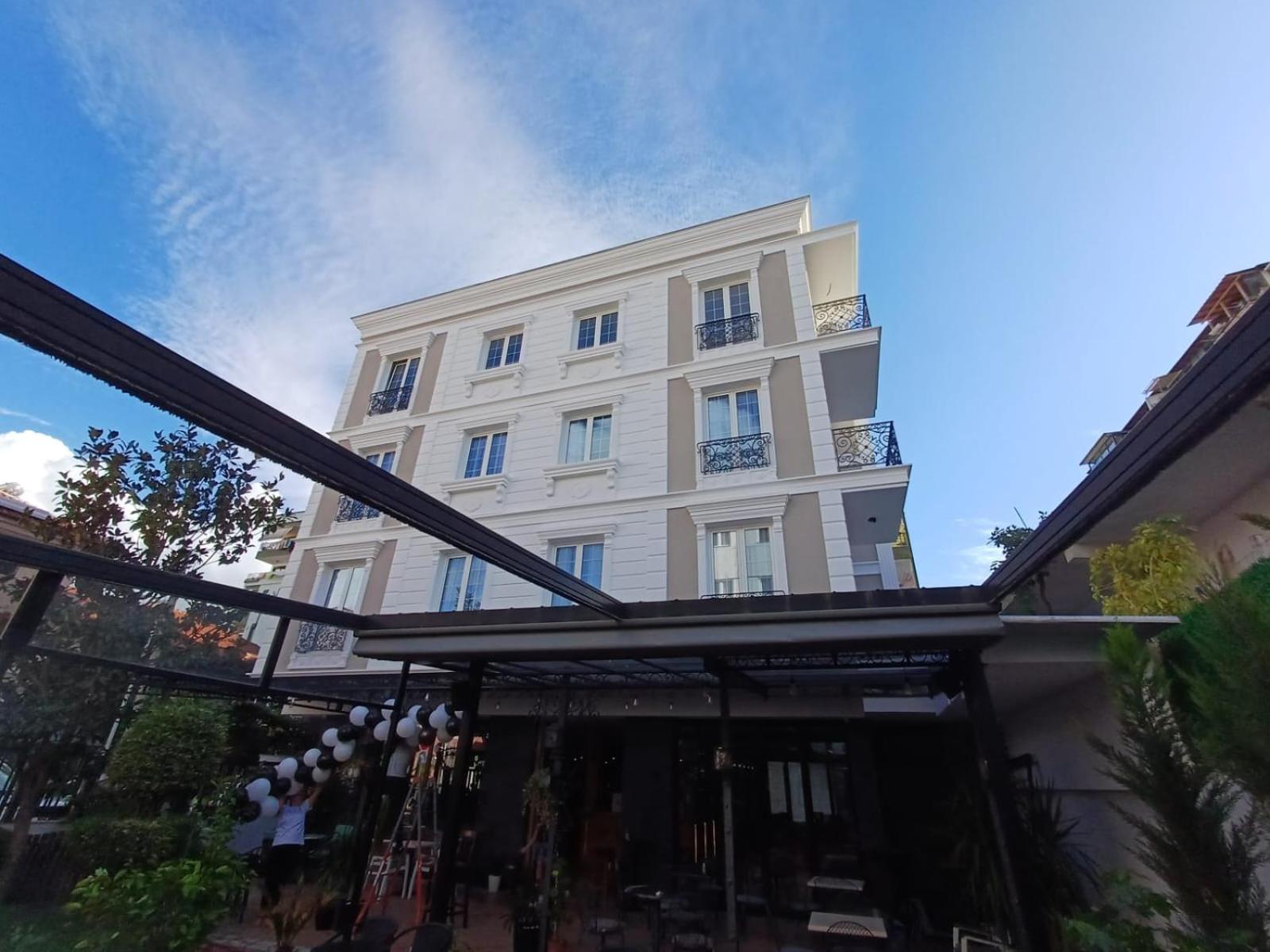 Oxygen Boutique Hotel Tirana Buitenkant foto