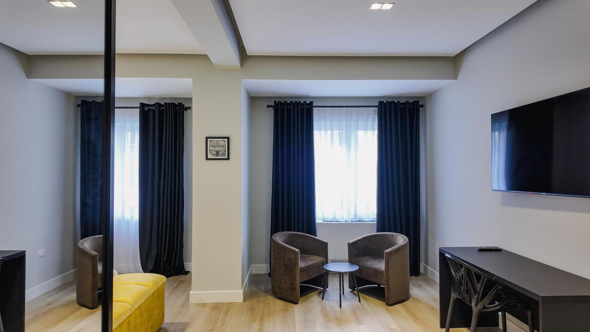 Oxygen Boutique Hotel Tirana Buitenkant foto