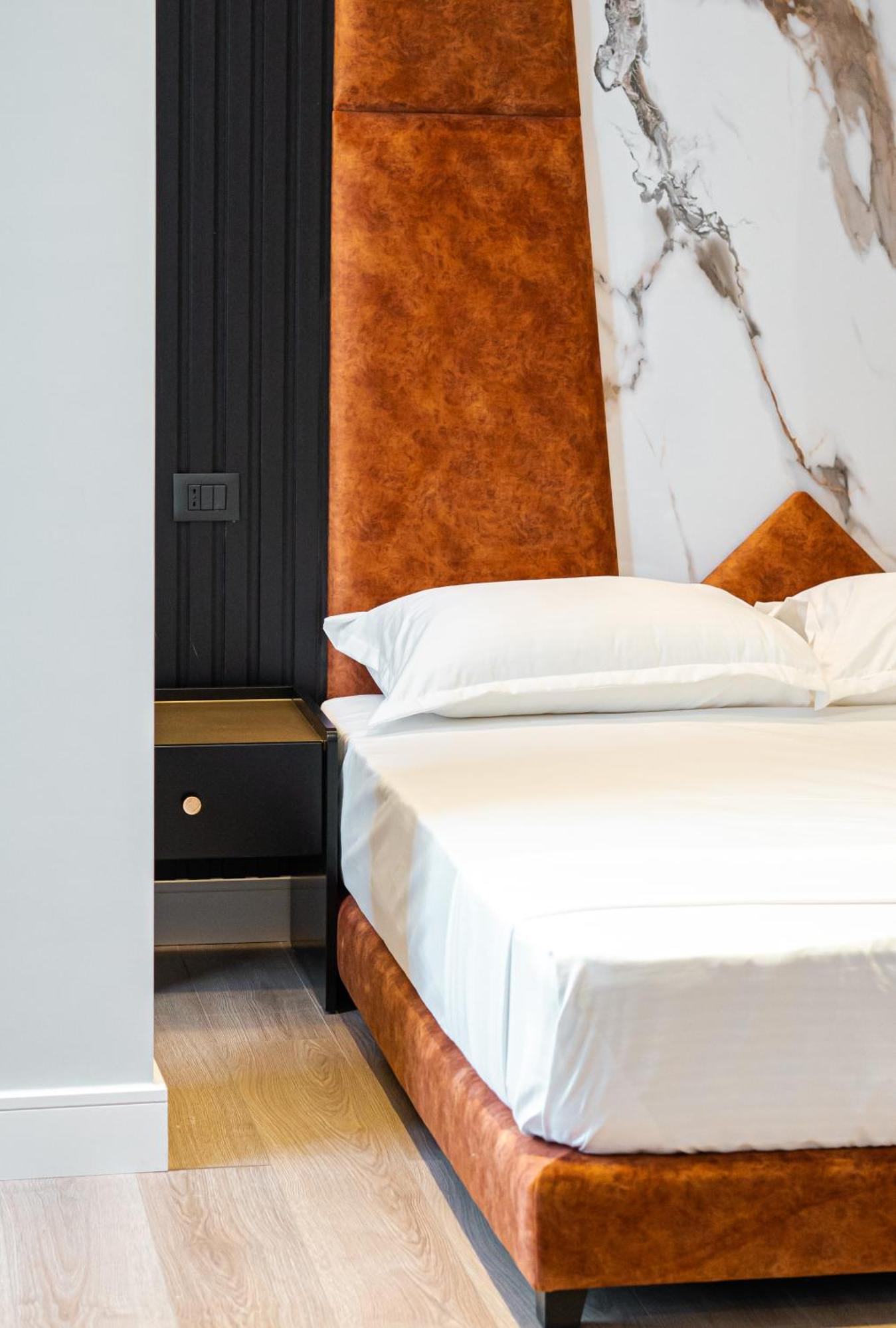 Oxygen Boutique Hotel Tirana Buitenkant foto